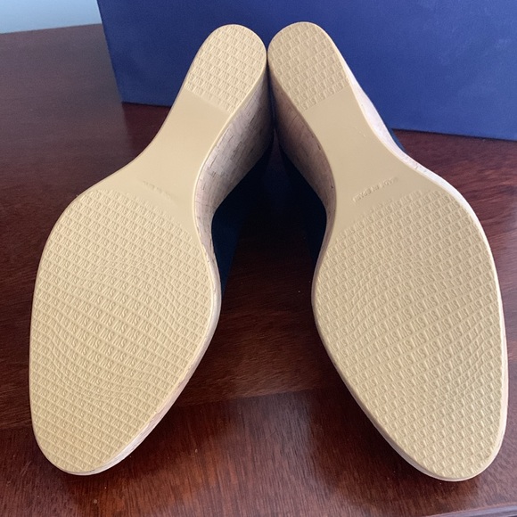 Authentic women’s Stewart Weitzman wedge size 8M only worn once in navy - Picture 13 of 16